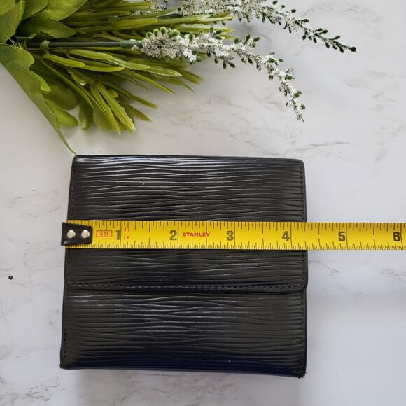 AUTHENTIC LOUIS VUITTON BLACK EPI LEATHER COMPACT SNAP WALLET - Picture 3 of 16